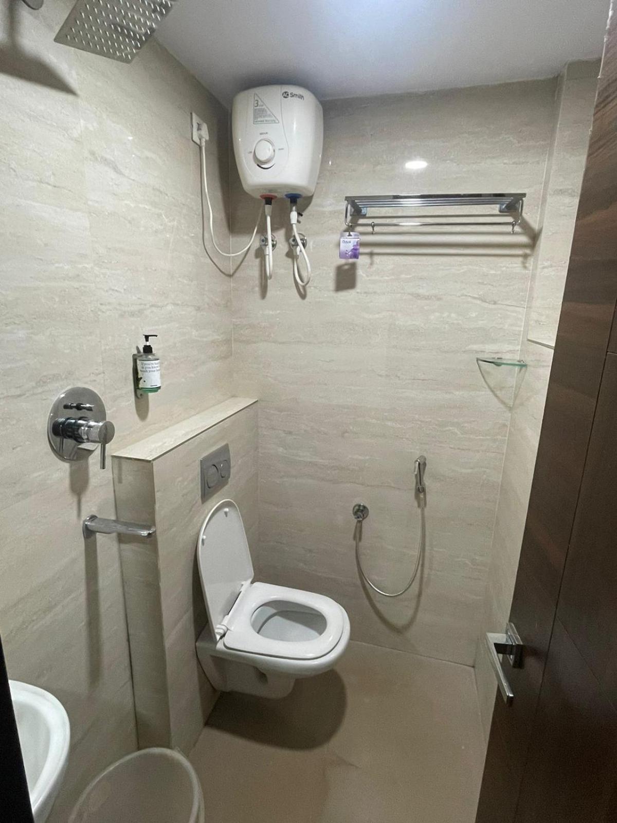 The Butterfly Luxury Serviced Apartments Visakhapatnam Buitenkant foto
