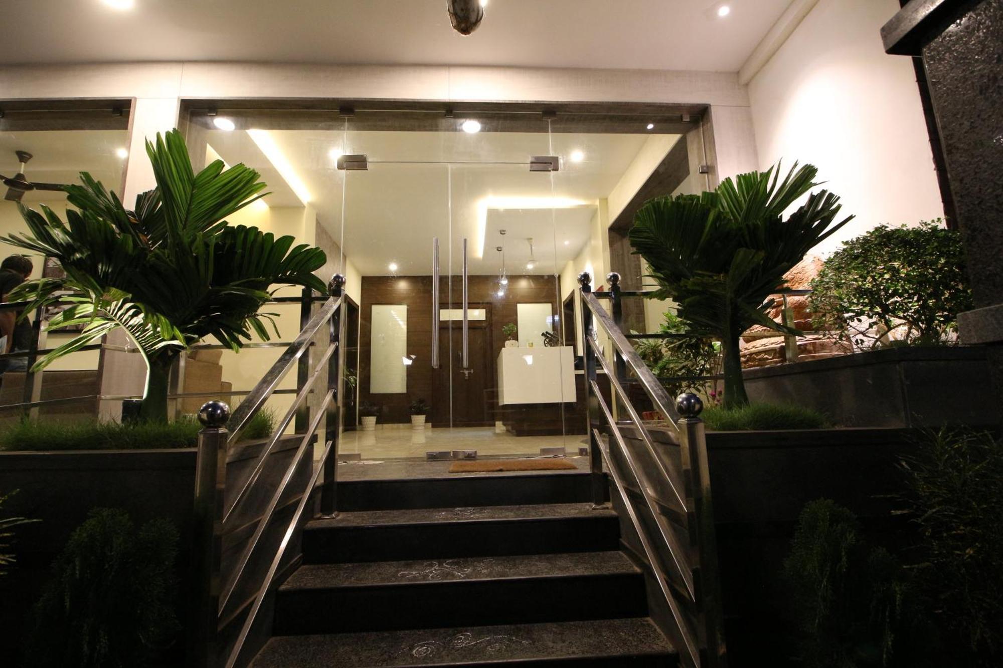 The Butterfly Luxury Serviced Apartments Visakhapatnam Buitenkant foto